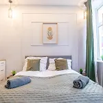 Spacious Shared Apartment Schoenbrunn